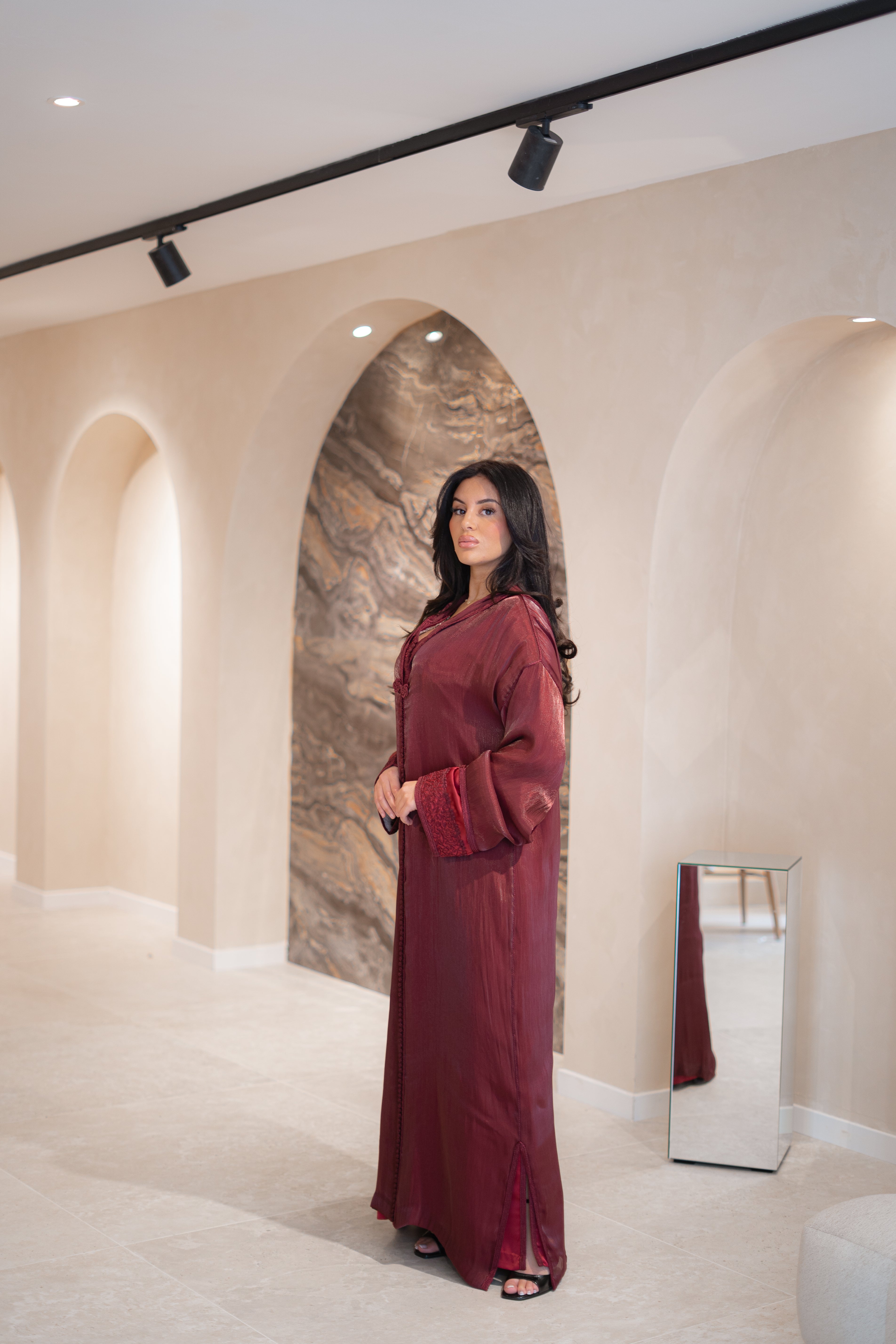 Jellaba Jihane en organza de soie et khmiss en drap de soie